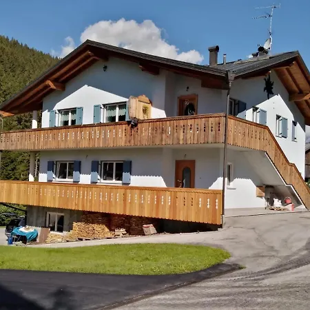 Deby & E-bike Bed and breakfast San Nicolo di Comelico